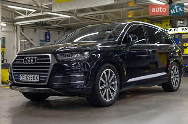Позашляховик / Кросовер Audi Q7 2015 в Чернівцях