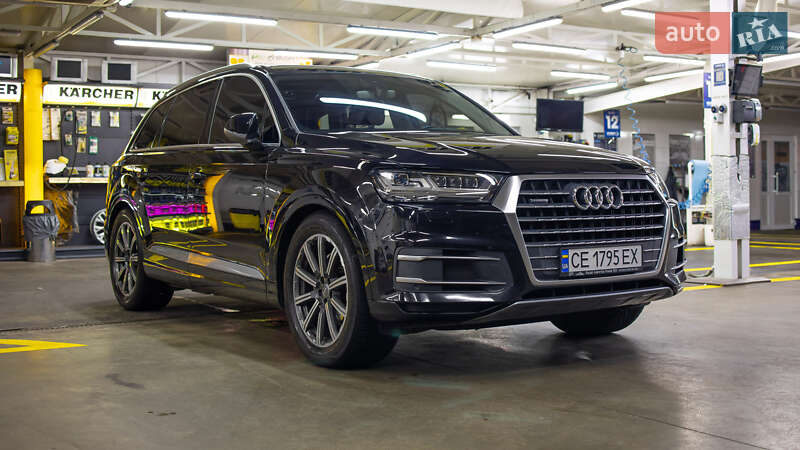 Позашляховик / Кросовер Audi Q7 2015 в Чернівцях
