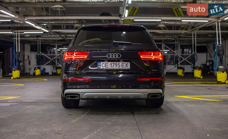 Позашляховик / Кросовер Audi Q7 2015 в Чернівцях