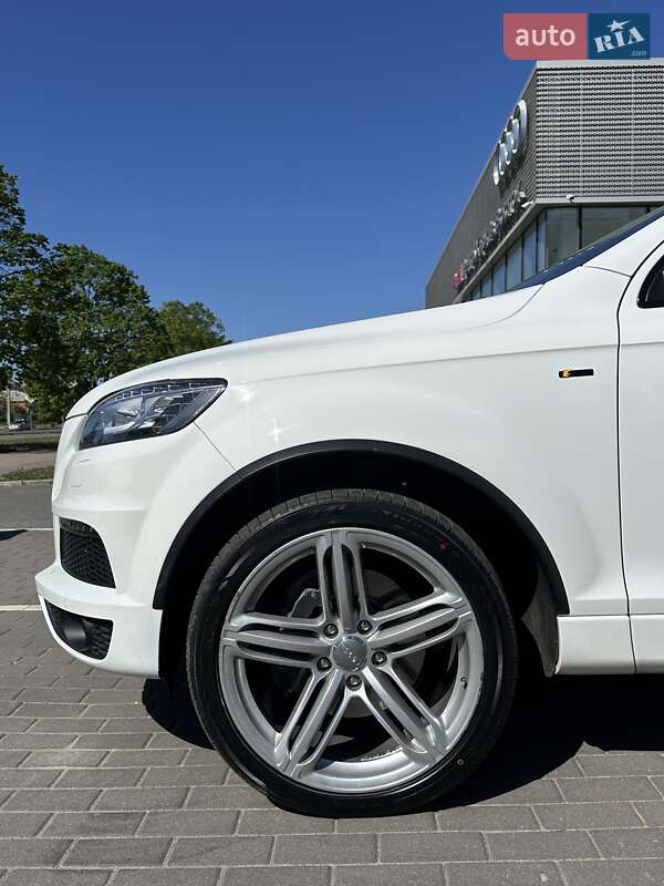 Позашляховик / Кросовер Audi Q7 2012 в Києві фото 17 Позашляховик / Кросовер Audi Q7 2012 в Києві