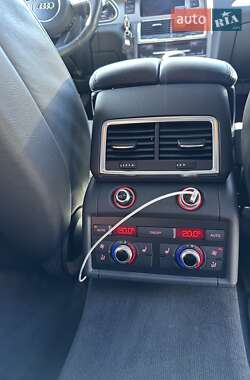 Внедорожник / Кроссовер Audi Q7 2012 в 