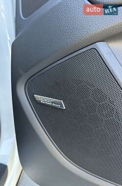 Внедорожник / Кроссовер Audi Q7 2012 в 