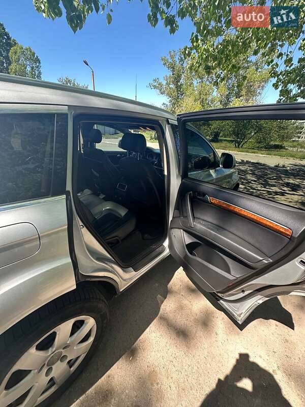 Позашляховик / Кросовер Audi Q7 2007 в Павлограді