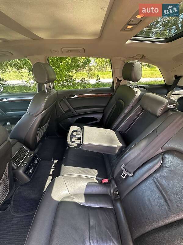 Позашляховик / Кросовер Audi Q7 2007 в Павлограді