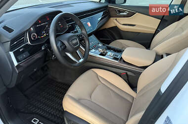 Позашляховик / Кросовер Audi Q7 2020 в 