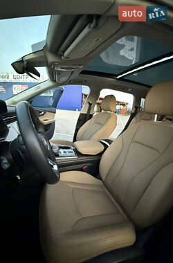 Позашляховик / Кросовер Audi Q7 2020 в 