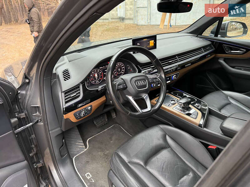 Позашляховик / Кросовер Audi Q7 2016 в Одесі