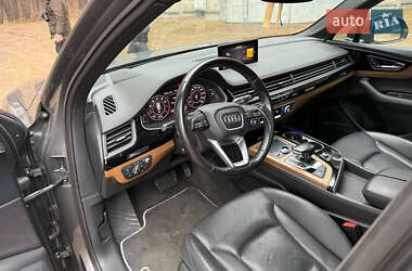 Внедорожник / Кроссовер Audi Q7 2016 в 