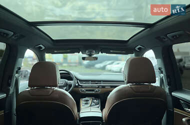 Позашляховик / Кросовер Audi Q7 2017 в 