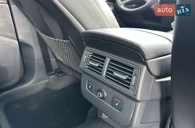 Позашляховик / Кросовер Audi Q7 2016 в 