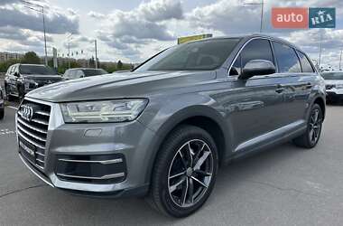 Позашляховик / Кросовер Audi Q7 2016 в 