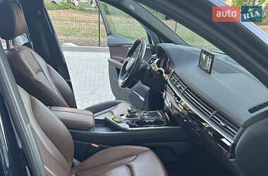 Позашляховик / Кросовер Audi Q7 2016 в 