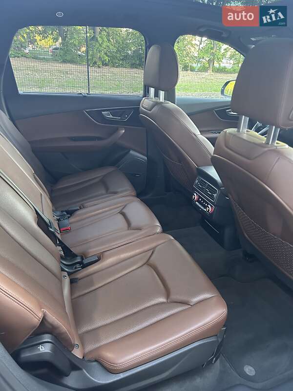 Внедорожник / Кроссовер Audi Q7 2016 в Виннице