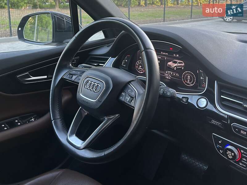 Внедорожник / Кроссовер Audi Q7 2016 в Виннице