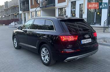 Позашляховик / Кросовер Audi Q7 2016 в 