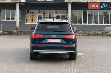Внедорожник / Кроссовер Audi Q7 2017 в 