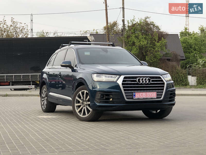 Внедорожник / Кроссовер Audi Q7 2017 в 
