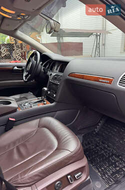 Внедорожник / Кроссовер Audi Q7 2011 в 