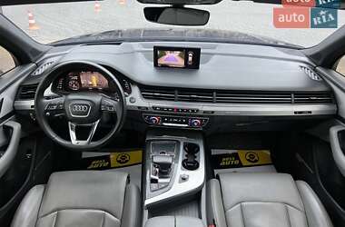 Позашляховик / Кросовер Audi Q7 2015 в 