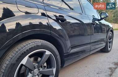 Внедорожник / Кроссовер Audi Q7 2016 в 