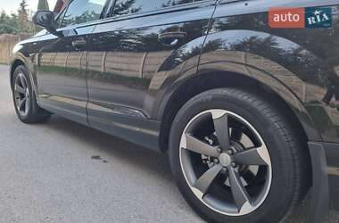 Внедорожник / Кроссовер Audi Q7 2016 в 
