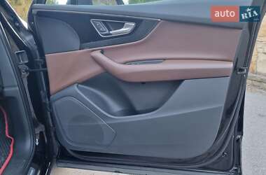 Внедорожник / Кроссовер Audi Q7 2016 в 