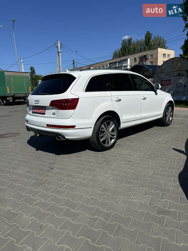 Внедорожник / Кроссовер Audi Q7 2014 в Владимире