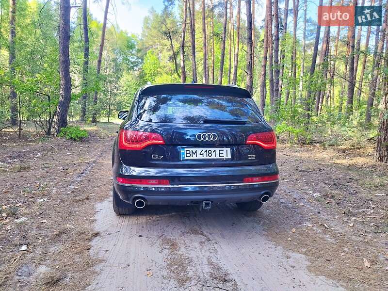 Позашляховик / Кросовер Audi Q7 2010 в Охтирці