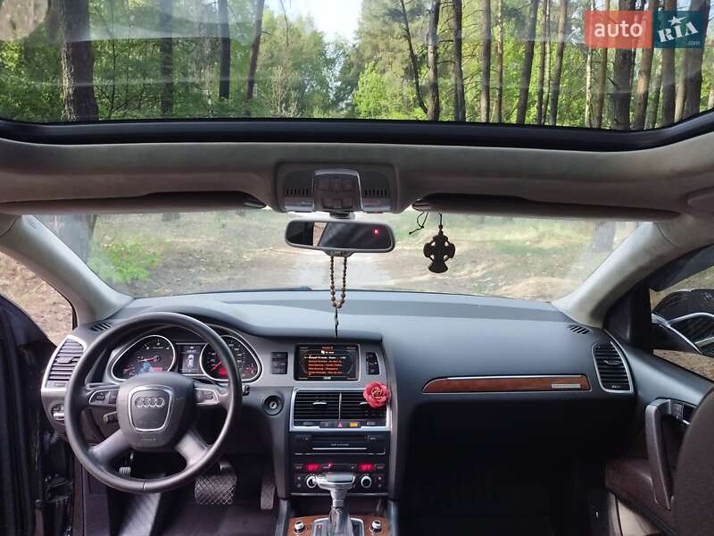 Позашляховик / Кросовер Audi Q7 2010 в Охтирці