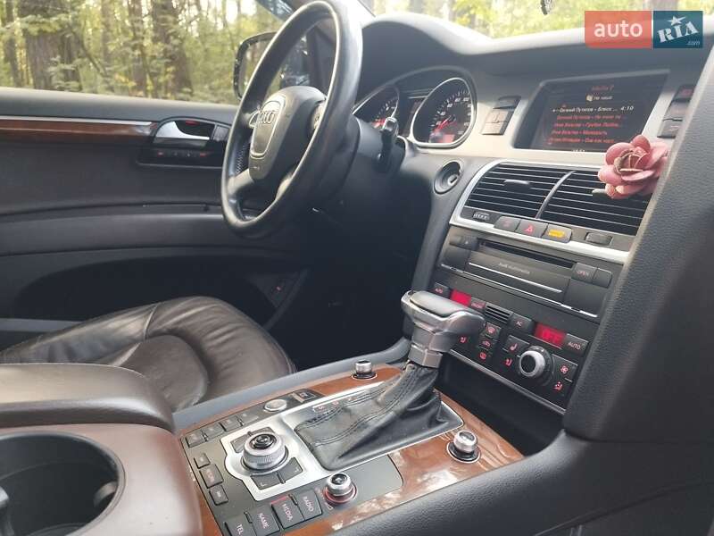 Позашляховик / Кросовер Audi Q7 2010 в Охтирці