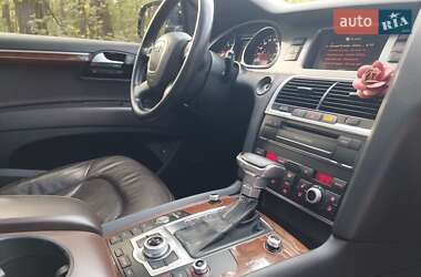 Внедорожник / Кроссовер Audi Q7 2010 в 