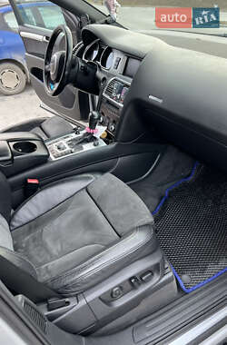 Позашляховик / Кросовер Audi Q7 2007 в 