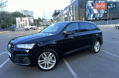 Внедорожник / Кроссовер Audi Q7 2016 в 