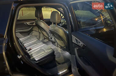Внедорожник / Кроссовер Audi Q7 2016 в 