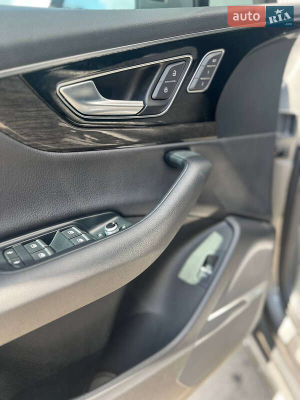 Внедорожник / Кроссовер Audi Q7 2017 в Киеве фото 12 Внедорожник / Кроссовер Audi Q7 2017 в Киеве