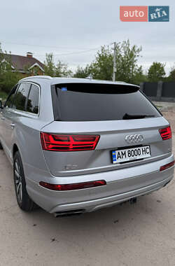 Внедорожник / Кроссовер Audi Q7 2016 в 