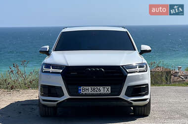 Позашляховик / Кросовер Audi Q7 2016 в 