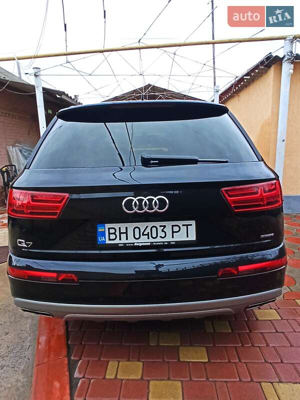 Внедорожник / Кроссовер Audi Q7 2017 в Ананьеве
