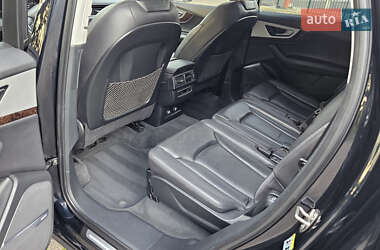 Внедорожник / Кроссовер Audi Q7 2017 в 