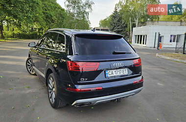 Внедорожник / Кроссовер Audi Q7 2017 в 