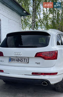 Внедорожник / Кроссовер Audi Q7 2014 в 