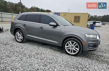 Внедорожник / Кроссовер Audi Q7 2015 в 