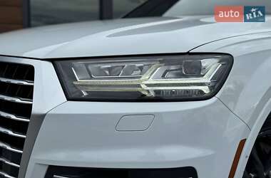 Внедорожник / Кроссовер Audi Q7 2017 в 