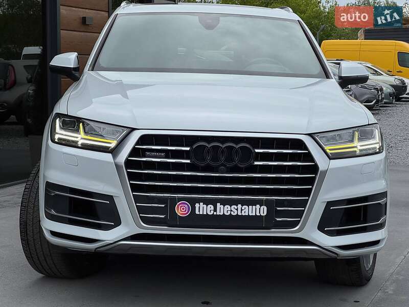 Позашляховик / Кросовер Audi Q7 2017 в Рівному