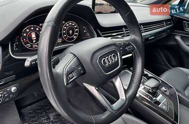 Внедорожник / Кроссовер Audi Q7 2017 в 