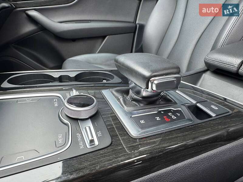 Позашляховик / Кросовер Audi Q7 2017 в Рівному