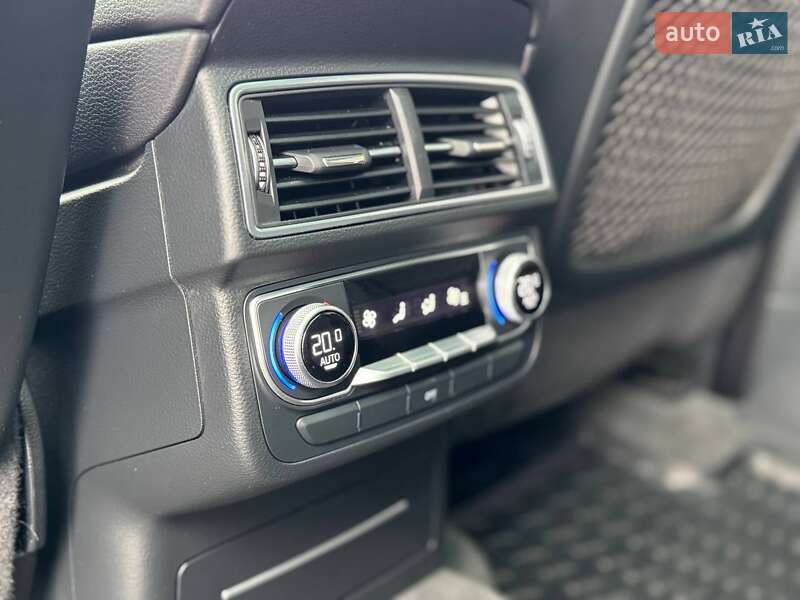 Позашляховик / Кросовер Audi Q7 2017 в Рівному