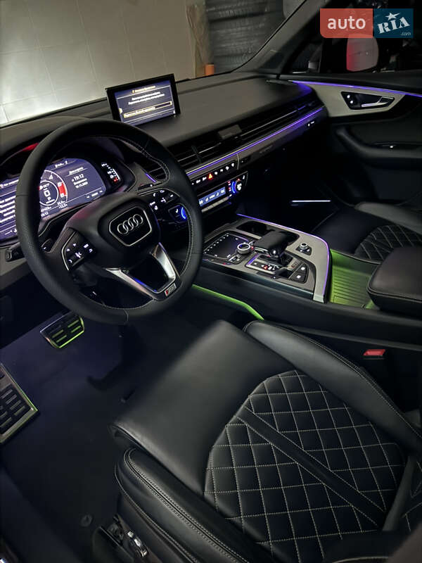 Внедорожник / Кроссовер Audi Q7 2018 в Мукачево