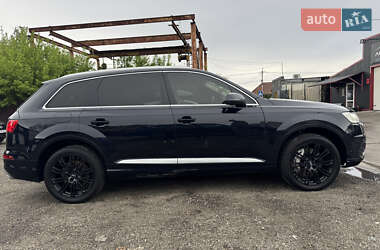 Позашляховик / Кросовер Audi Q7 2016 в 