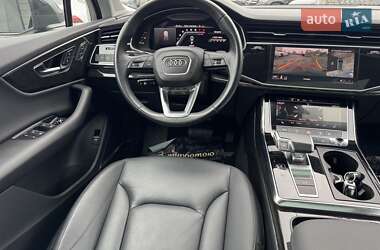 Позашляховик / Кросовер Audi Q7 2022 в 